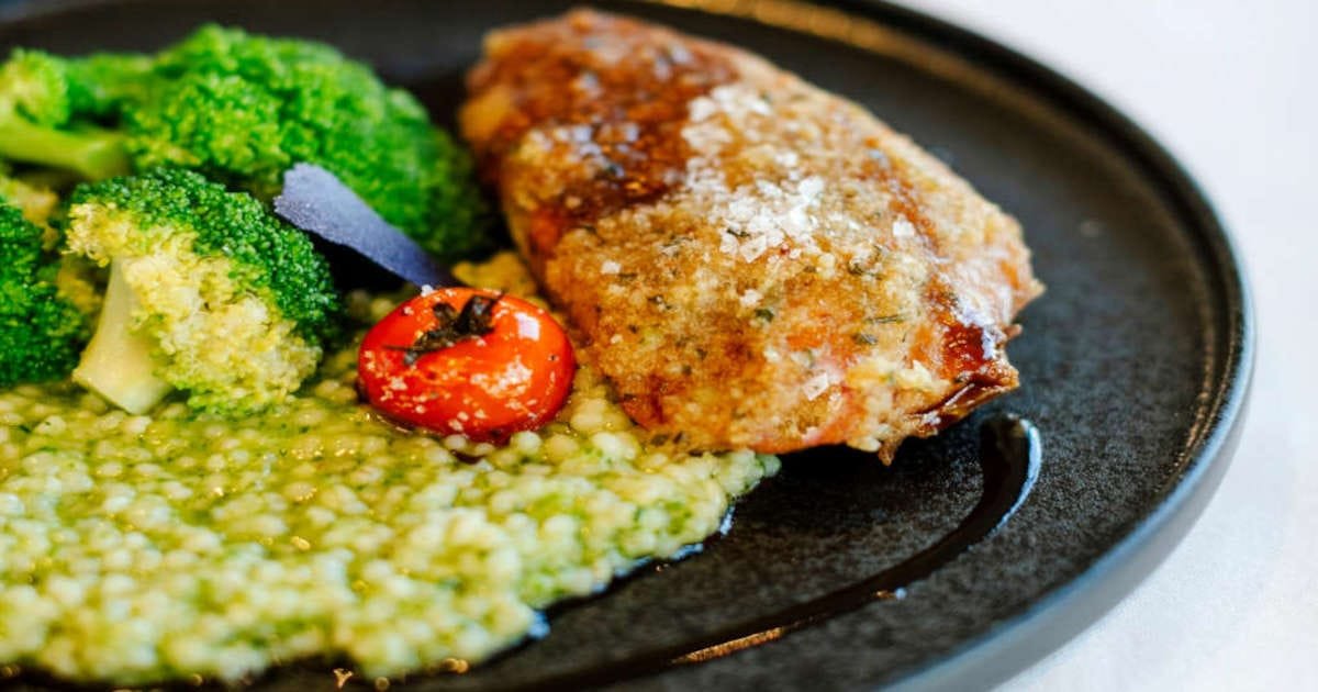 You are currently viewing The Best Easy Chicken with Basil Groats