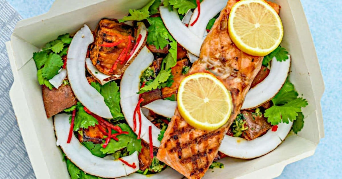 You are currently viewing How to Make Salmon With Coconut