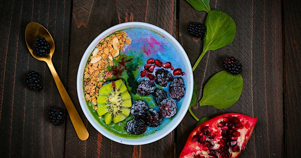 You are currently viewing How to Make Colorful Smoothie Bowl