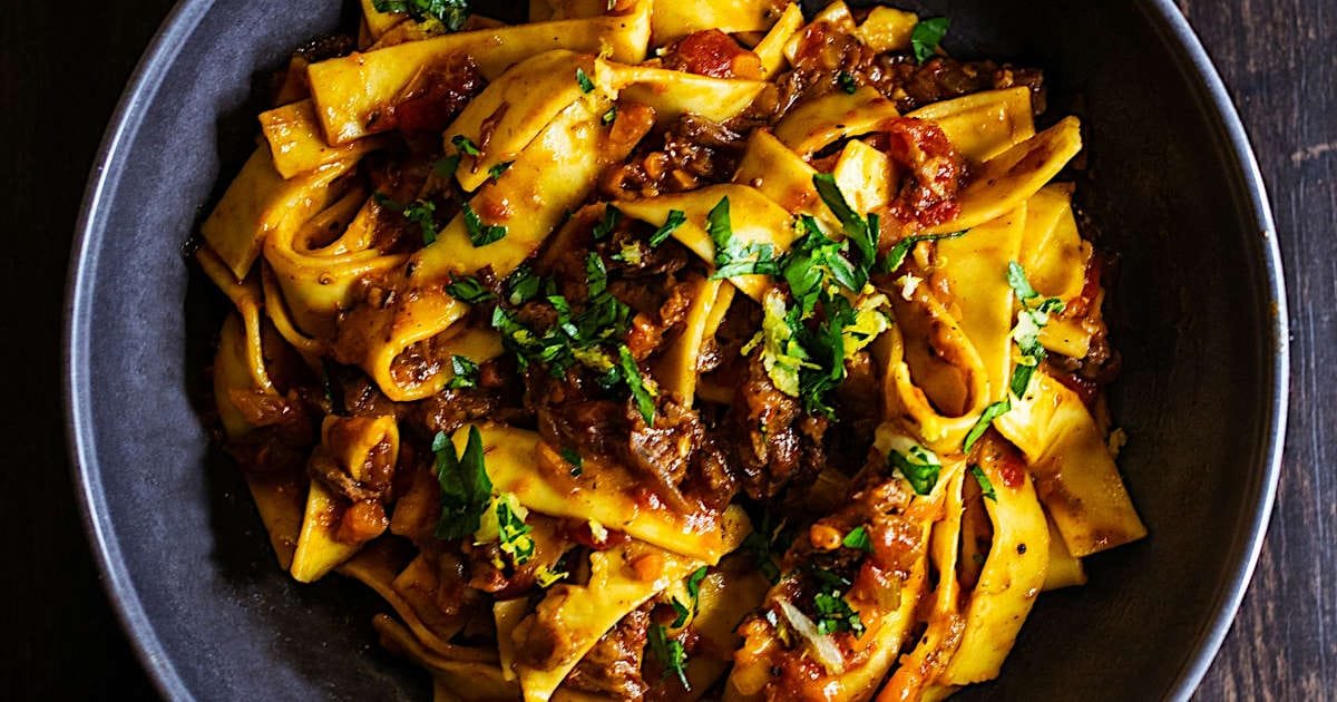 You are currently viewing The Best Easy Pasta with Ragù Sauce